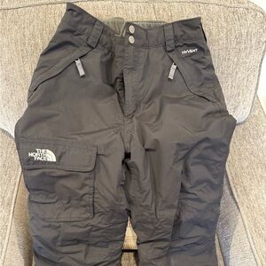 The North Face Boys Insulated Ski Pants.  Youth Large